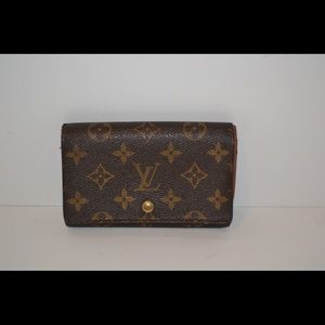 Louis Vuitton long wallet zippy